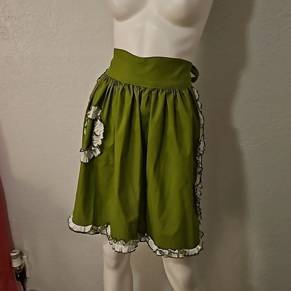 Vintage HANDMADE 1950s Green Ruffle Tie Back Apron